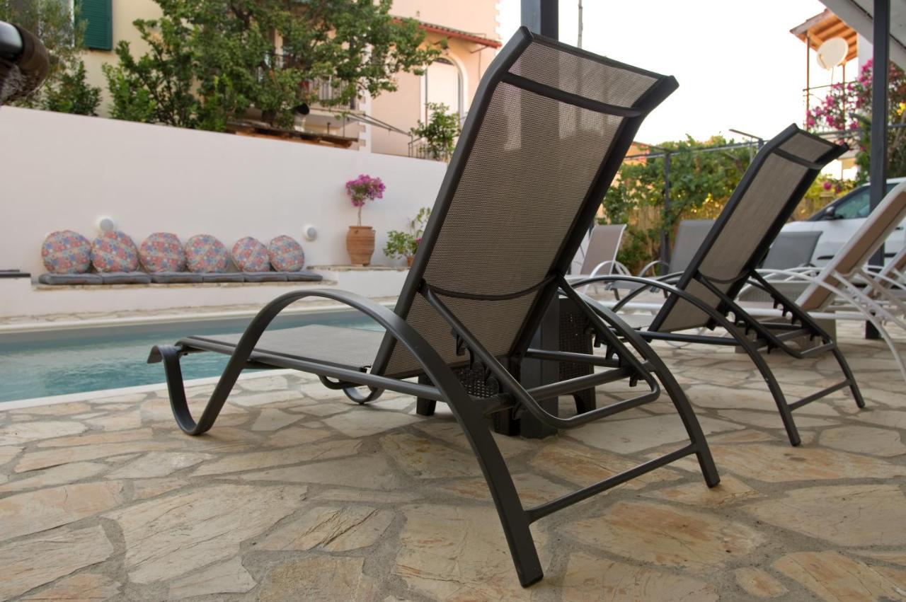 Nicola'S Apartments Kassiopi Exterior photo