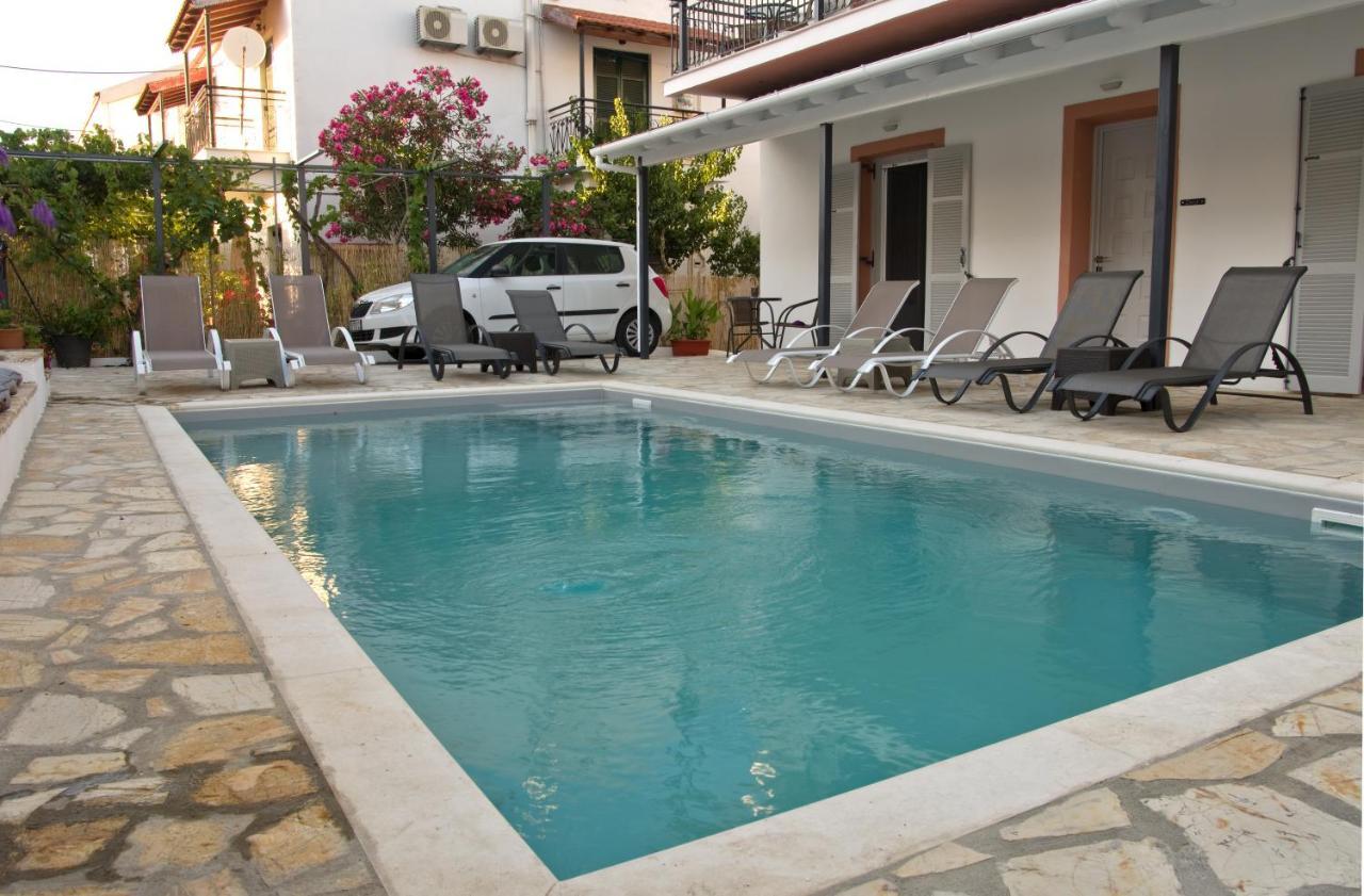 Nicola'S Apartments Kassiopi Exterior photo
